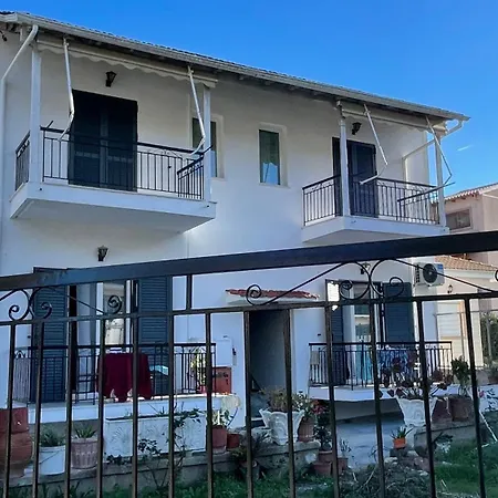 Katerina S House 2 Apartman Nidrí